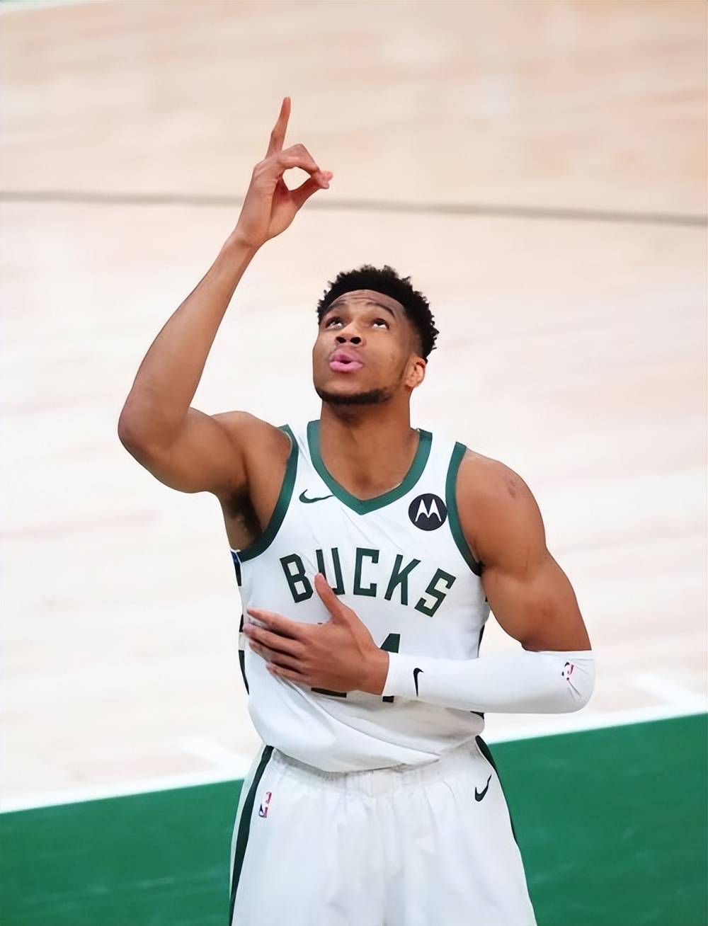 足球巴萨新星闪耀西甲，媒体：未来属于他（巴萨新星西甲大放异彩，媒体称他的时代已来）