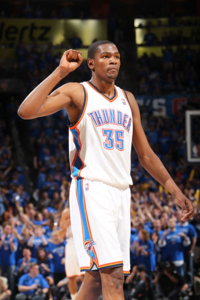 前11轮仅打进12球，斯基拉：罗马想在冬窗买新前锋和右脚边锋（前11场仅12球，斯基拉称罗马计划冬窗引进新中锋与右脚边锋）