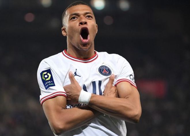 CBA杯战报：鲍威尔26分，山东99-95险胜北京（CBA杯赛况：山东99-95力克北京，鲍威尔轰下26分）