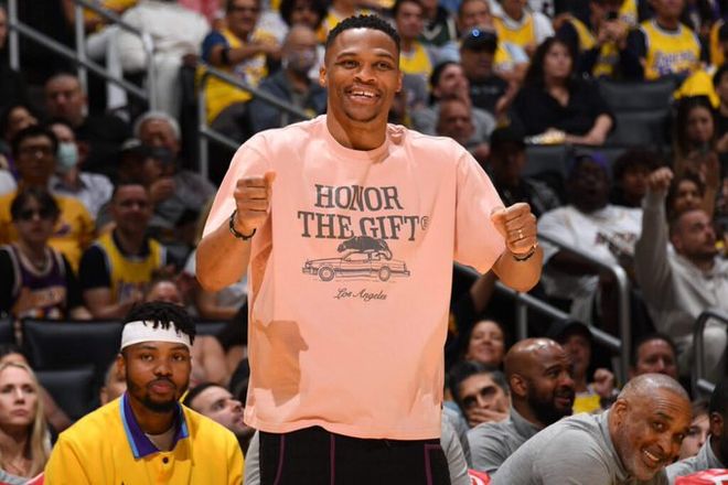 斯基拉：因西涅有望自由转会加盟拉齐奥，并签约至2027年（斯基拉：因西涅或以自由身加盟拉齐奥，合约至2027年）