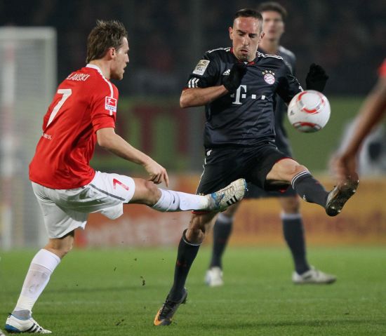 意媒：拜仁天才边锋利契纳或离队，尤文和米兰等队有意争夺（意媒：拜仁新星边锋利契纳或将离队，尤文米兰等队追逐）