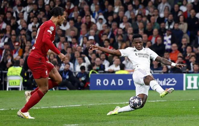 曼联拉什福德进球助球队连胜（拉什福德建功助曼联豪取连胜）