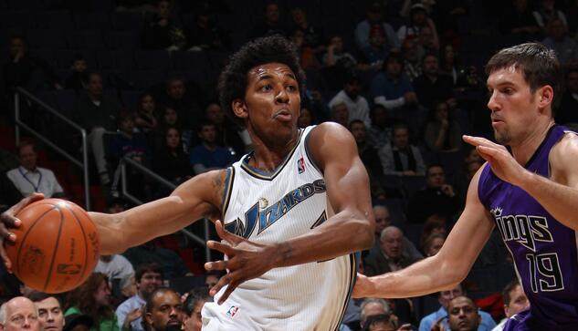 22／23赛季以来顶级前锋越位数：哈兰德仅18次，C罗143次（22／23赛季至今顶级前锋越位统计：哈兰德仅18次，C罗高达143次）