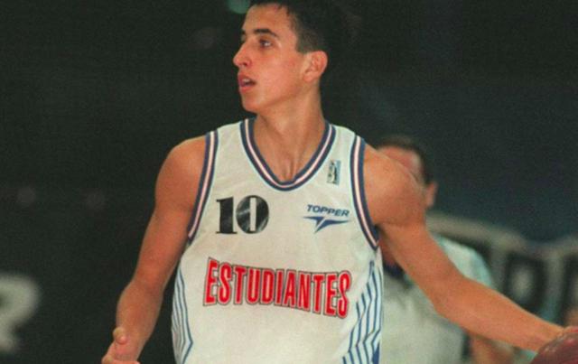 这脚传球太精准了（这一脚传球精准到位）